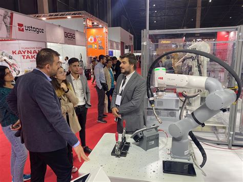 Teknoloji Üzerine: Robotik ve Uydu Perspektifi